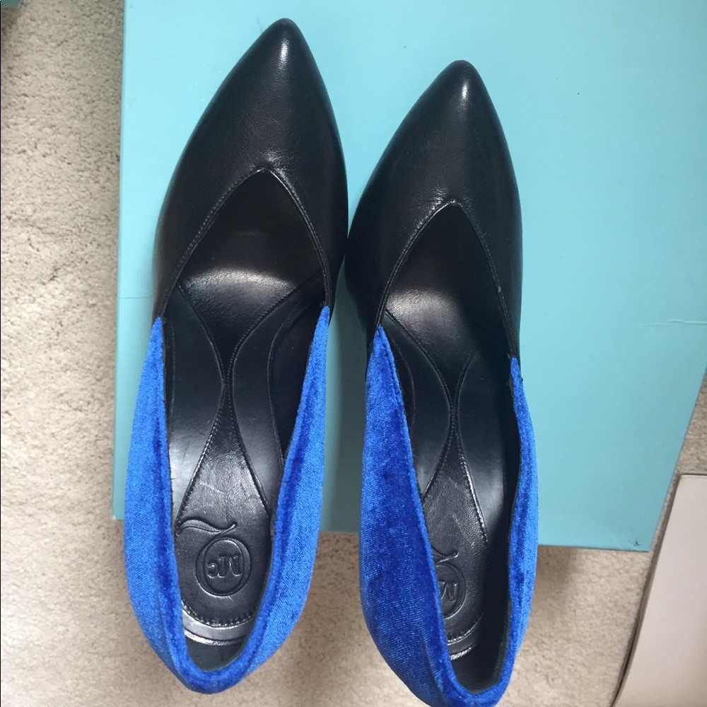 š¤GIFTš¤MQ By Alexander McQueen pump blue velvet - Picture 1 of 16